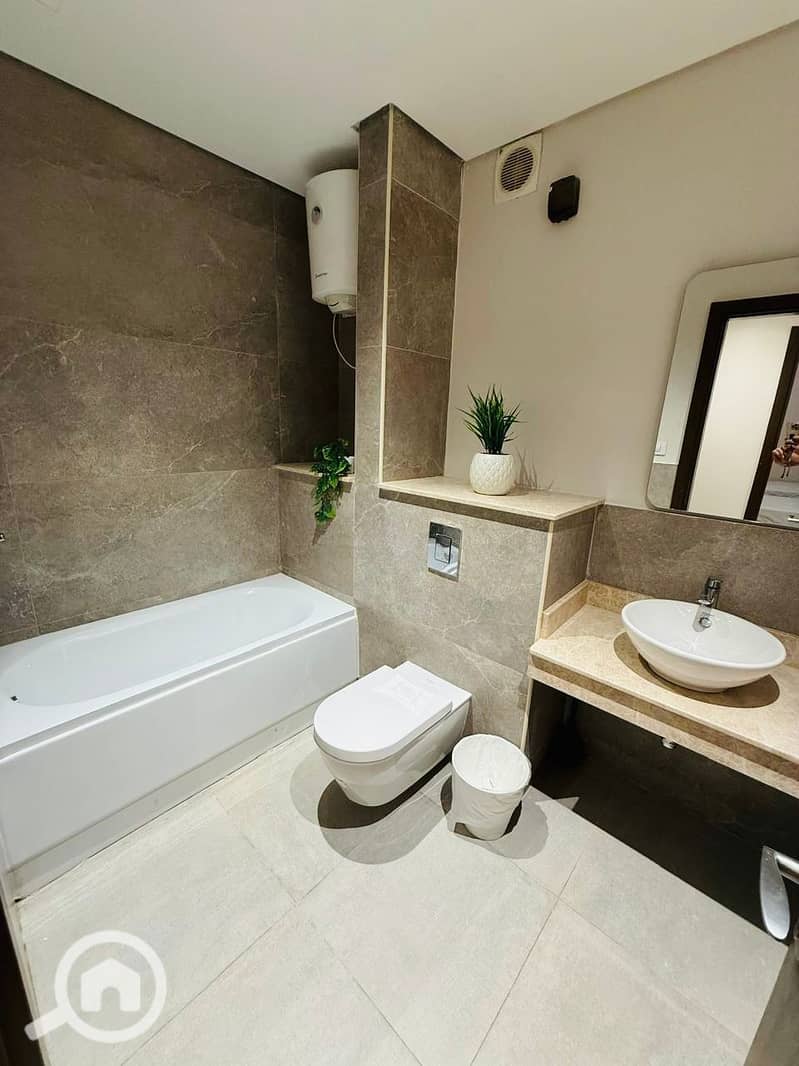 16 2d68af04-692c-49bf-9dea-cac6c2d9a6b9. jpeg