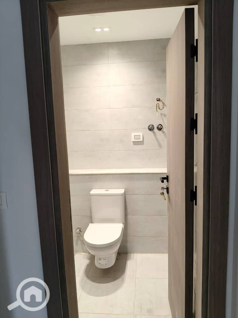 5 WhatsApp Image 2025-10-29 at 18.50. 31_3b4d8449. jpg