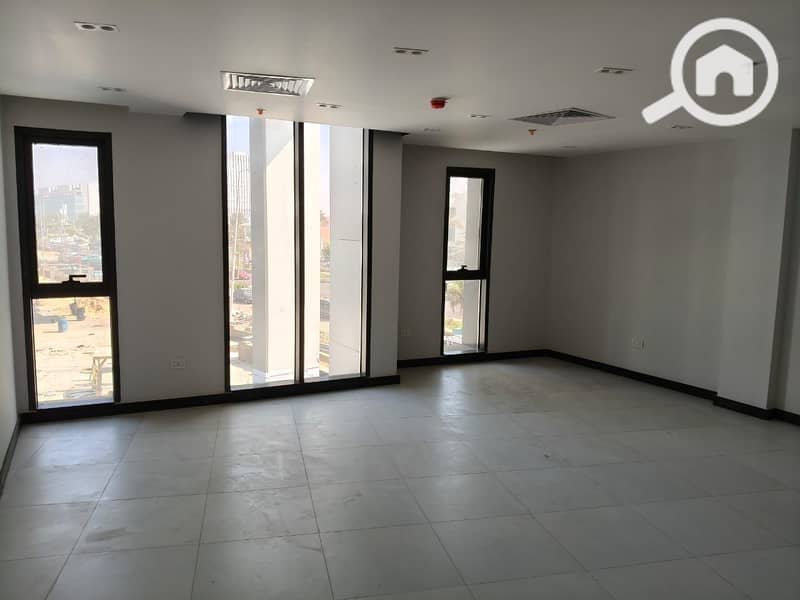 6 WhatsApp Image 2025-10-29 at 18.50. 31_59497e36. jpg