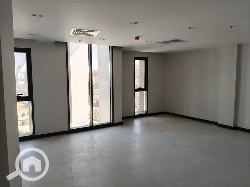 8 WhatsApp Image 2025-10-29 at 18.50. 32_a33b6cf5. jpg