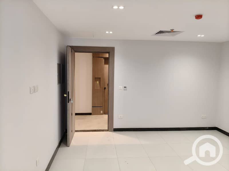 11 WhatsApp Image 2025-10-29 at 18.50. 33_e53055f7. jpg