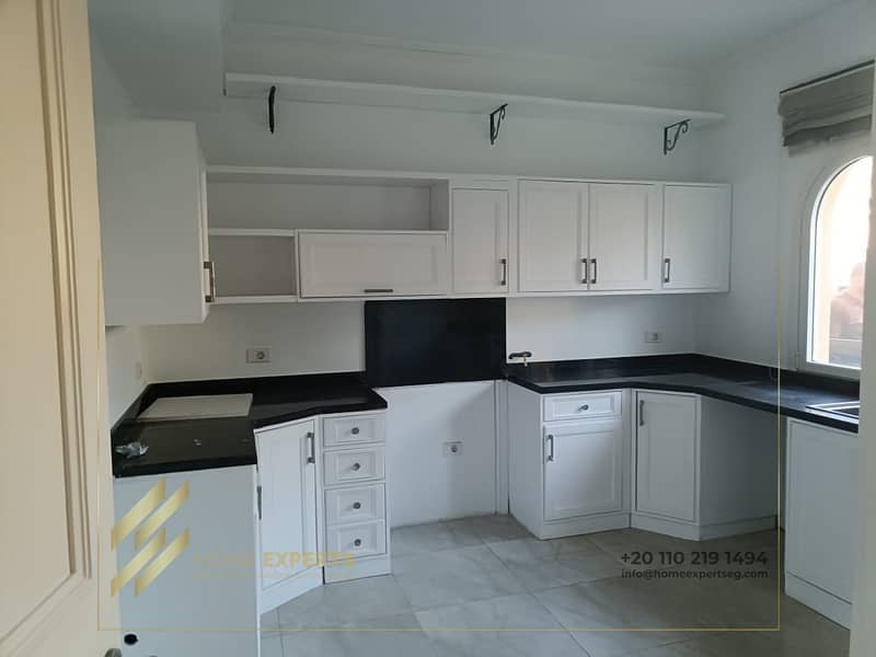 27 c9060166-a4b6-469a-81b9-c2584eeb10eb. jpg