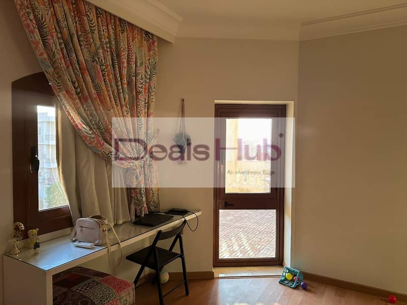 13 9202b13b-b7d5-4000-bd9a-397cafc19f50. jpg