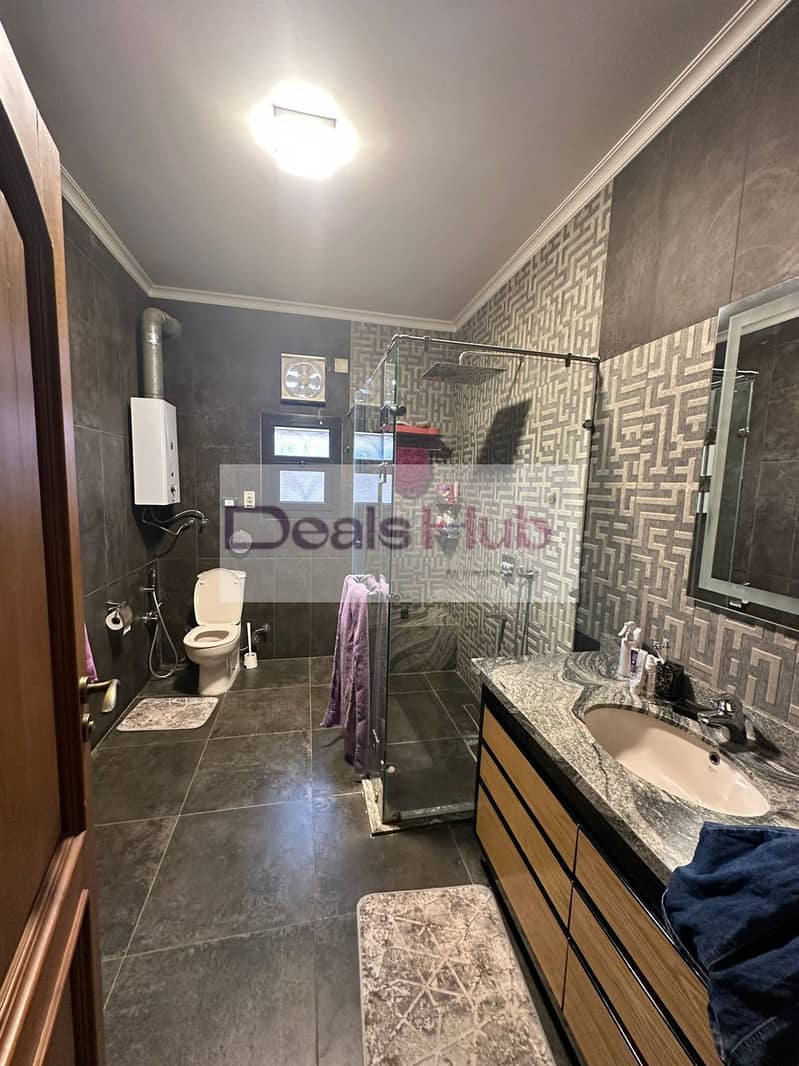 21 e6e9bd3c-fbcf-4594-a9fd-36e0f1861a99. jpg