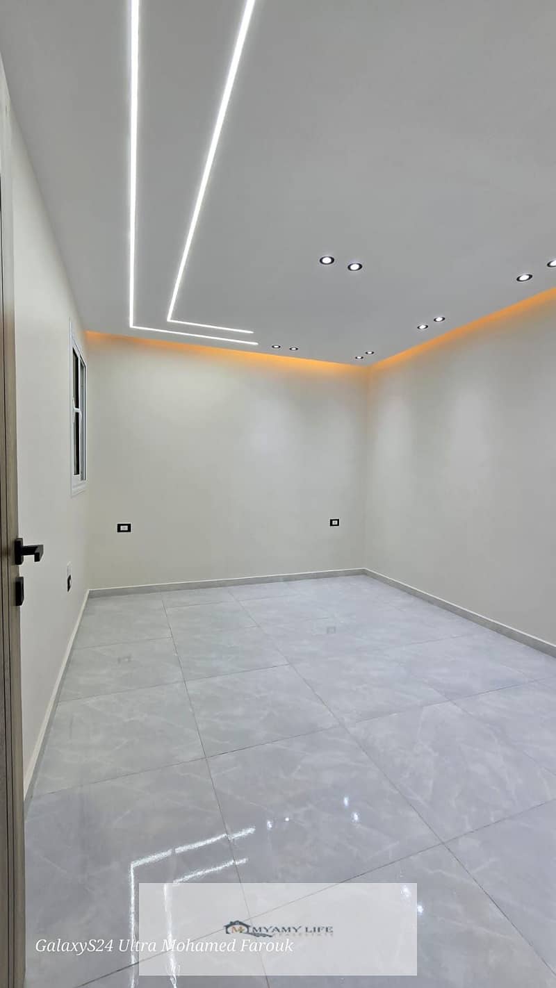 4 WhatsApp Image 2025-11-11 at 22.04. 13_a74020be. jpg