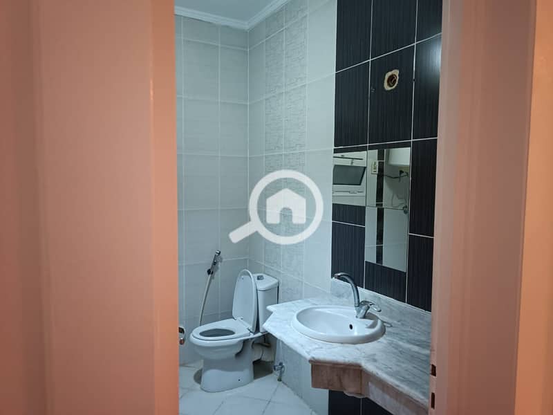 2 1ec82245-e626-4bea-bdf4-14b445bbf325. jpg