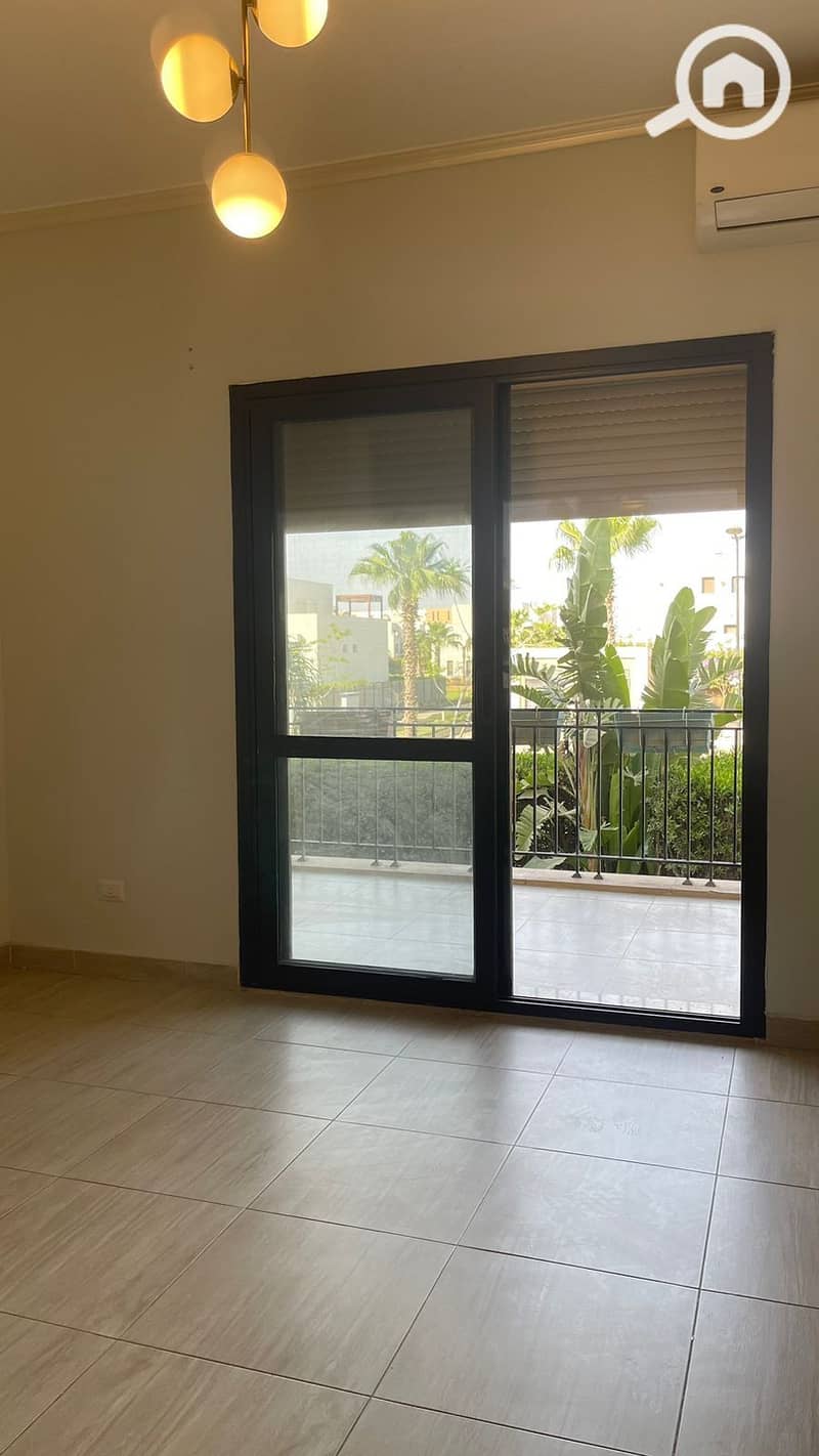 4 5aff4d44-13f2-4853-89d4-0078f48d9e30. jpeg