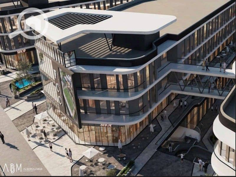 8 مول-FCC-في-الجولدن-سكوير. jpg