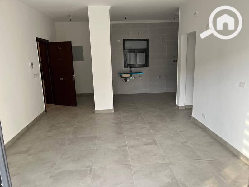 4 8f85bd75-da45-47d7-b5b9-f7b8c473d3f1. jpg