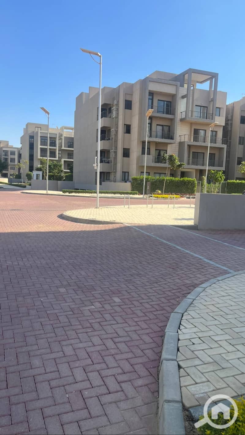 7 842162b7-56ba-4c0c-b153-7c1265d2b77a. jpg