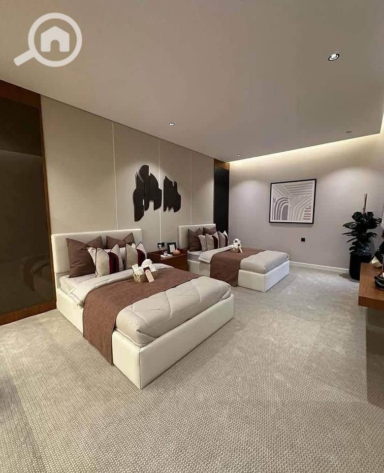 10 7c928d87-3806-48fa-a093-2860e492987b. jpg