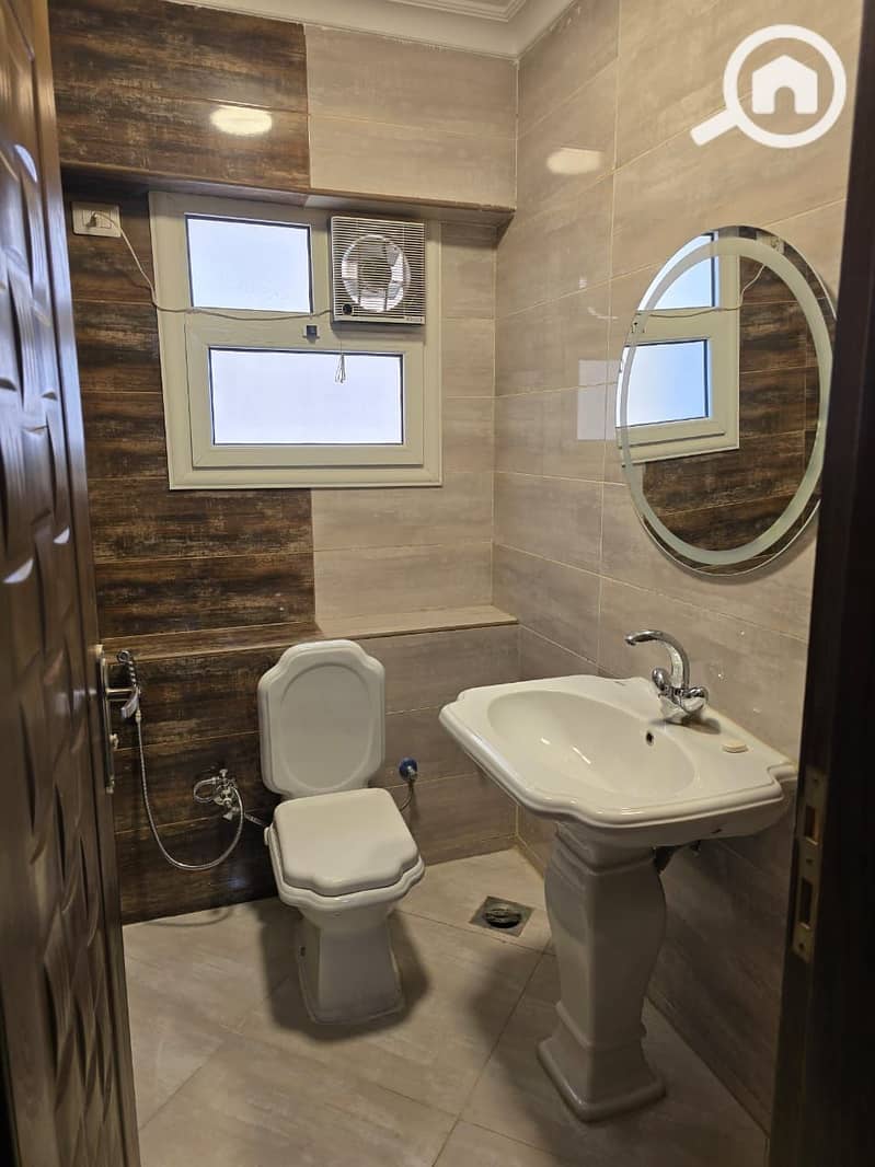 4 صورة واتساب بتاريخ 2025-11-12 في 13.47. 16_013802aa. jpg