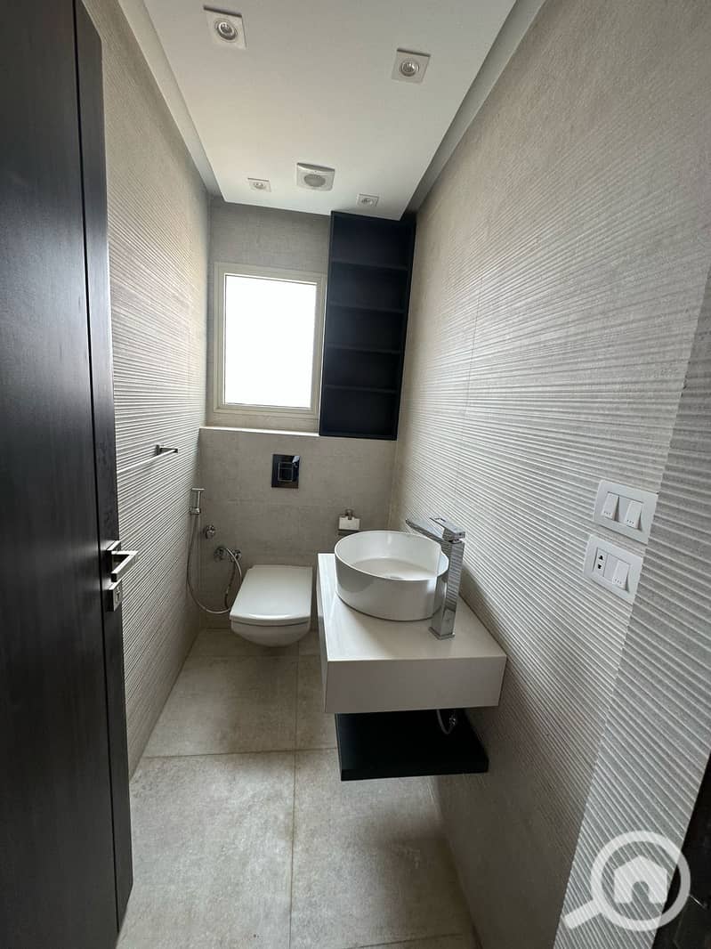 9 c1a943c3-ab8c-4eaa-b696-ef48f199ee10. jpeg