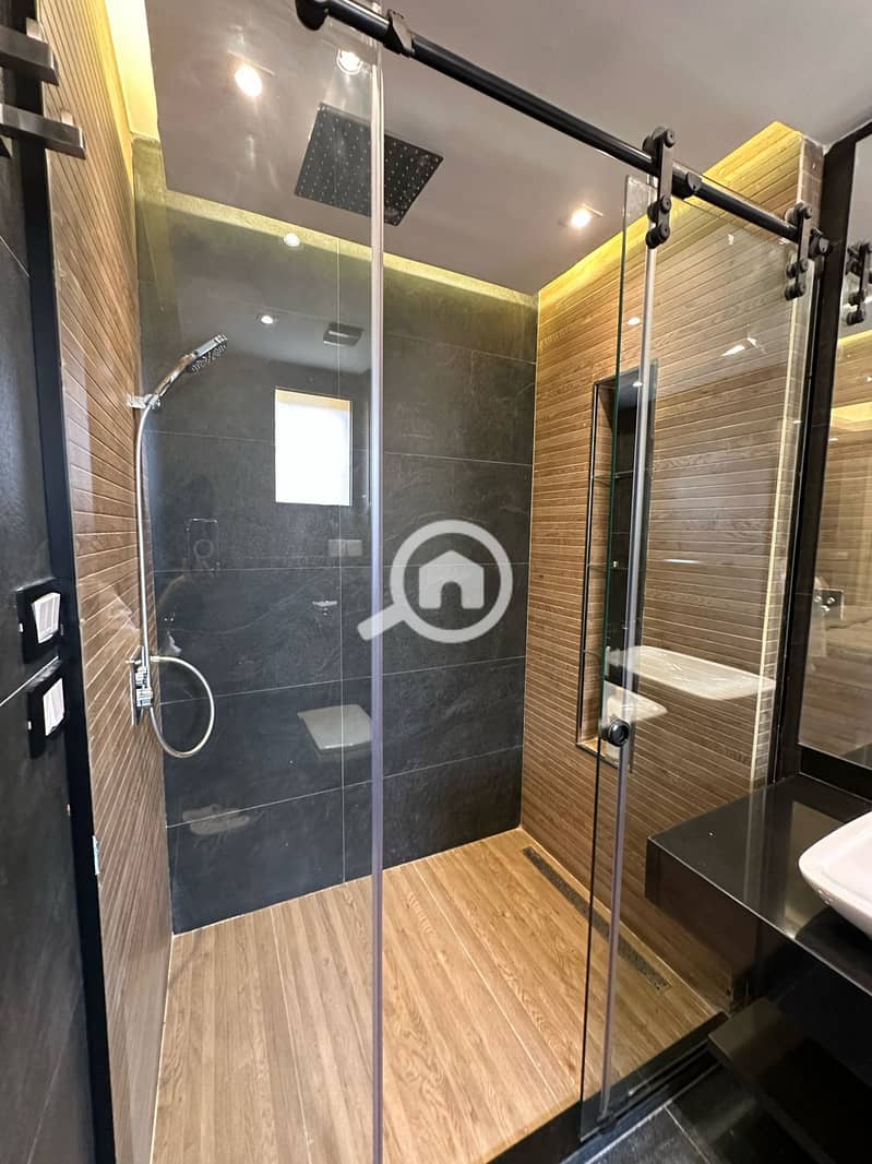 10 a064b0e6-eb11-42e9-bdd2-038b8b9ea698. jpeg