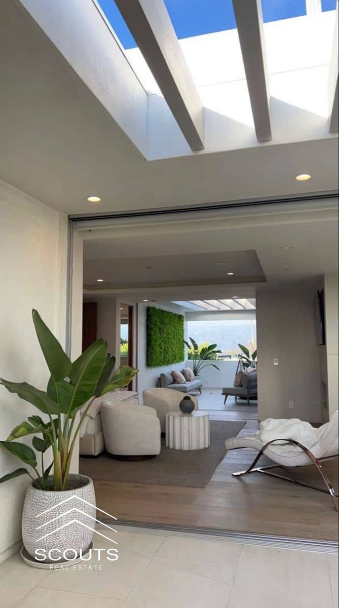 3 WhatsApp Image 2025-10-16 at 15.44. 05_d4a6ac6c. jpg