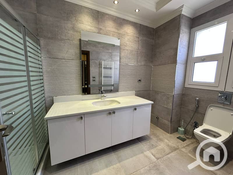 5 صورة واتساب بتاريخ 2025-11-12 في 13.48. 42_43e7ed04. jpg