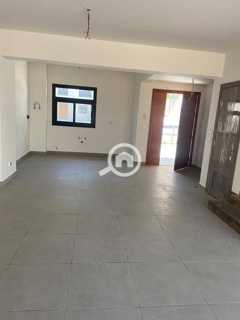 13 cf45a577-84c5-4f85-a416-c775f5f8e25a. jpg