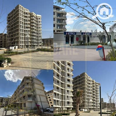 شقة 3 غرف نوم للبيع في 6 أكتوبر، الجيزة - منشور إنستجرام كولاج صور لأسرة تصميم بسيط مربعات أزرق فاتح وأبيض. png