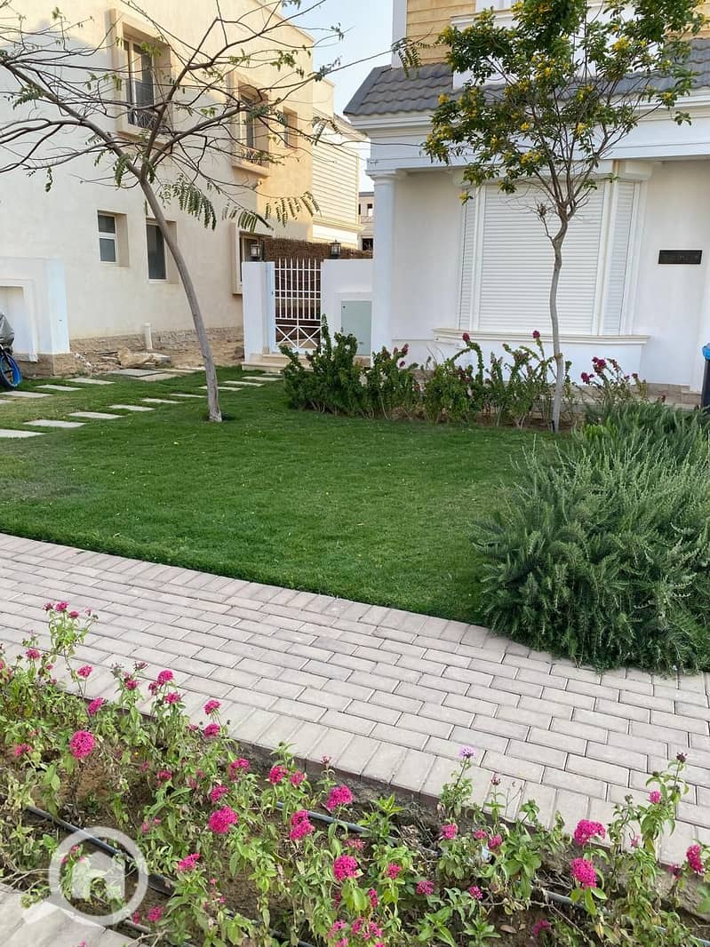 4 WhatsApp Image 2025-10-02 at 2.52. 15 PM. jpeg