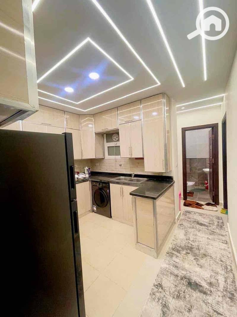 8 b00098a1-bac2-4b0a-93ce-f03ec607306b. jpg