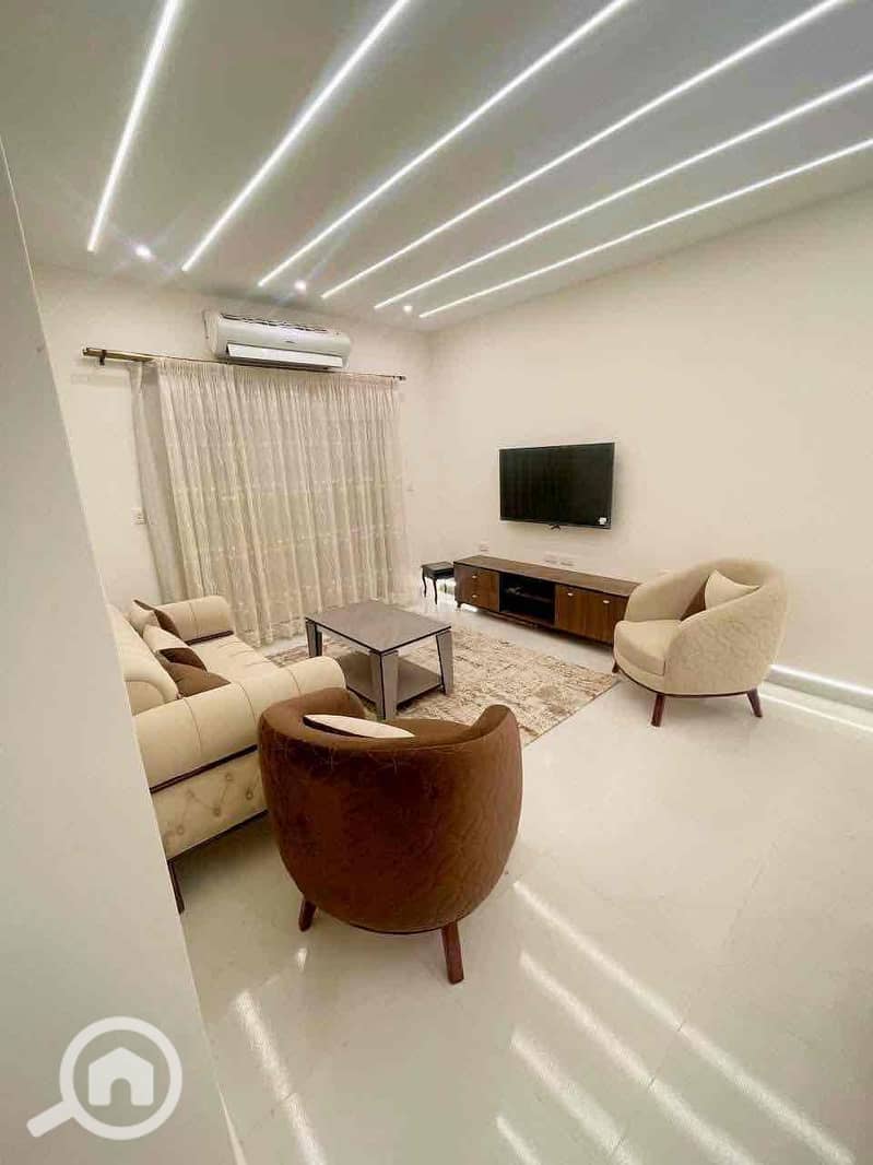 10 7fa0d520-1e87-41ad-8c2d-c58ea46d78ae. jpg