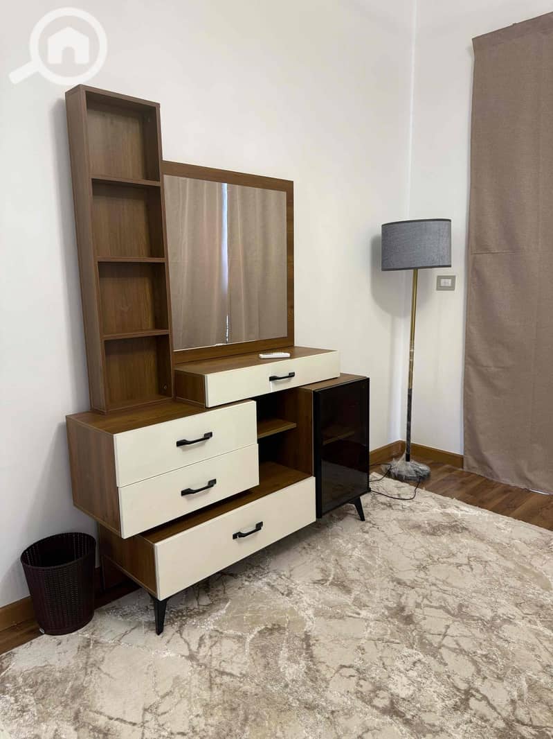 8 38dffa0c-4787-427b-94ae-8dd209fc25be. jpg