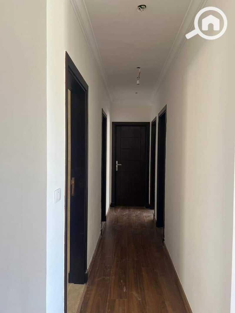 6 94b497e9-804c-4c7c-a150-cf210ffcee6f. jpg