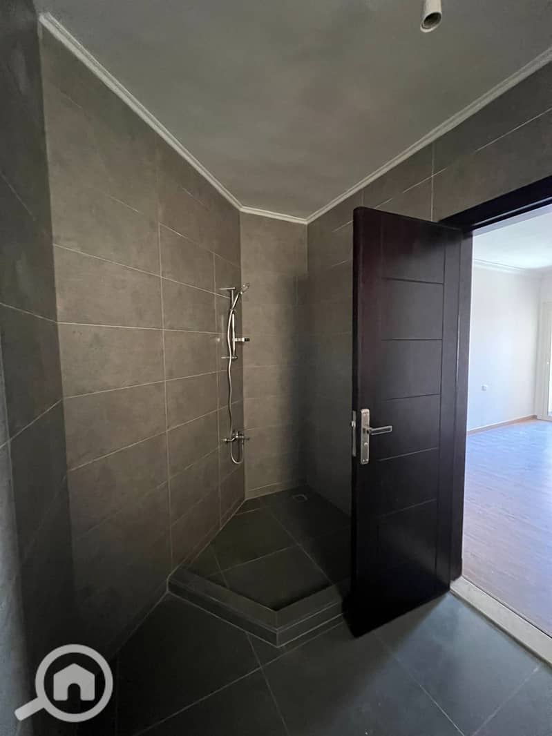 8 4134c79e-073a-4d18-b0dd-bd7837585d0e. jpg