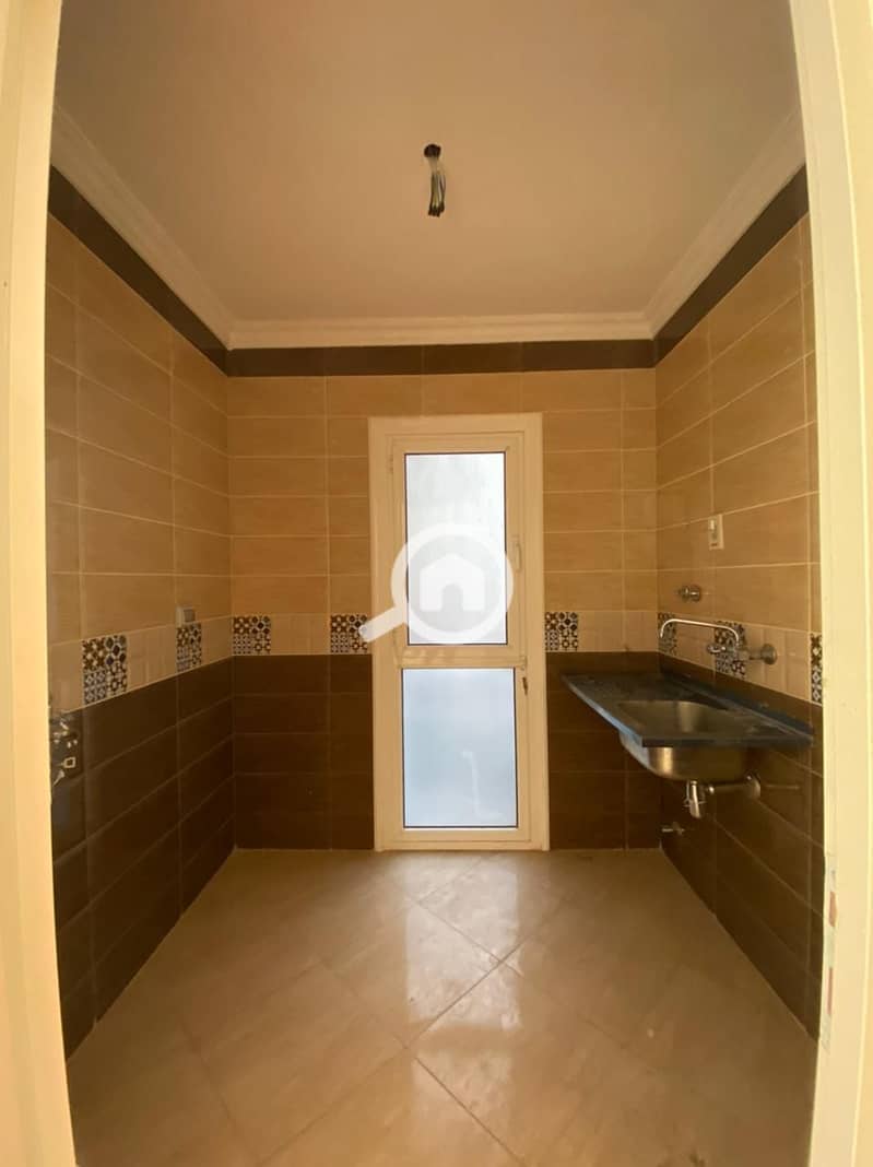 4 WhatsApp Image 2025-10-30 at 10.52. 47_5eae8aaf. jpg