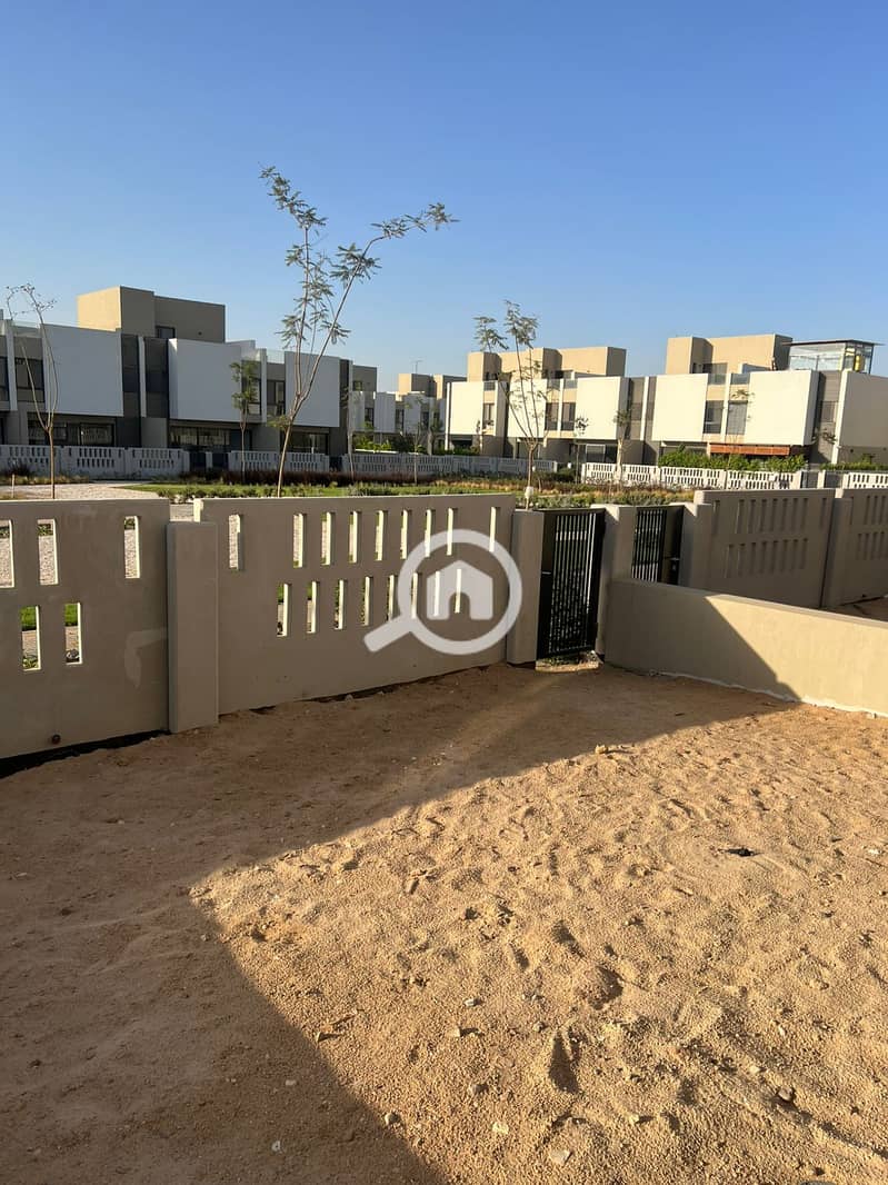 5 e9cb00ef-3ace-4b8f-a9d1-1bfa3cbb277e. jpg