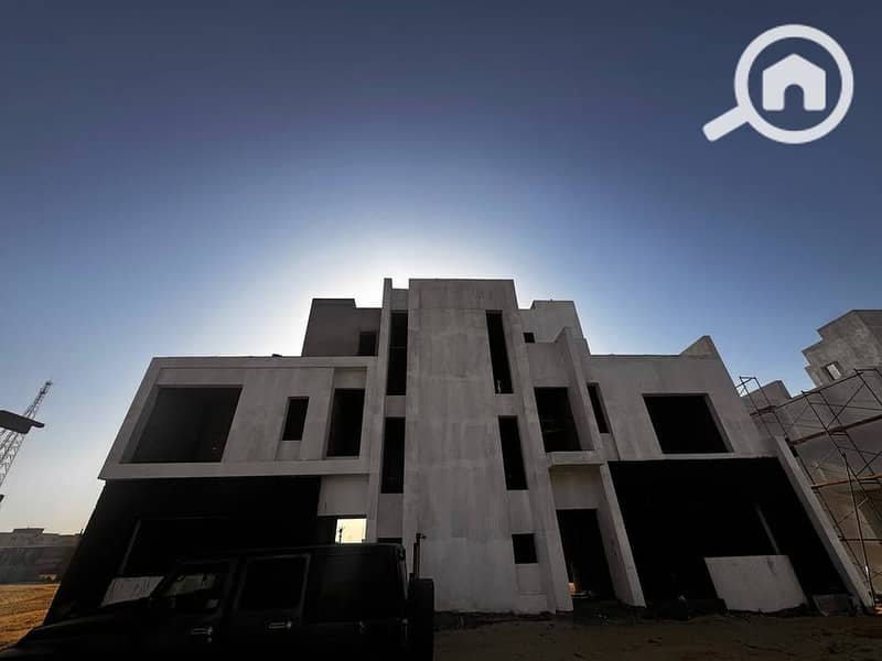 8 489026583_1910527453087821_9102910657990696370_n. jpg