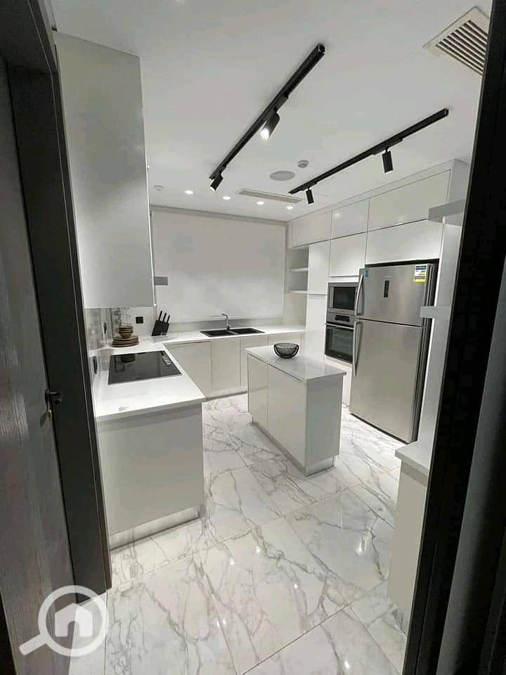 10 57148d94-d16c-4c57-a86e-5c7940824573. jpg