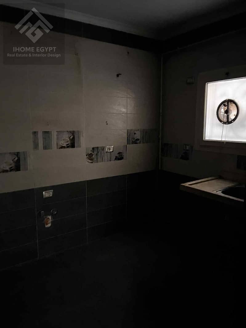 4 09cc7134-e50b-4b4c-8292-cf6c7d27f7ce. jpg