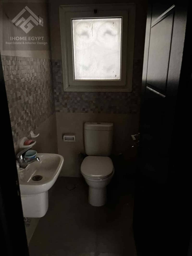 6 953c814b-3e1e-4960-9c5a-3e7f67f16765. jpg