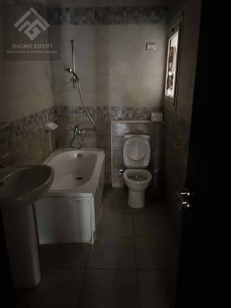 7 47303c42-7880-47c8-863f-e2fa8261cfb5. jpg