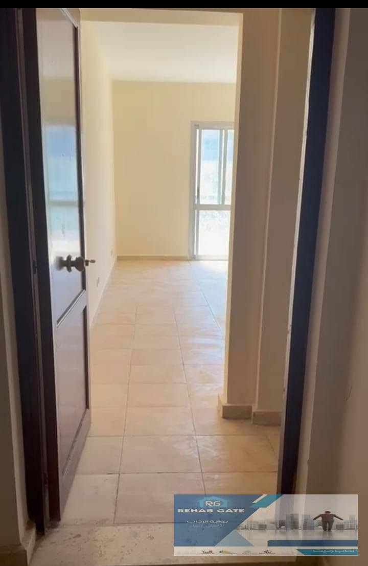 4 b5cf3750-4b5b-4d6f-8368-a43c635486c1. jpg