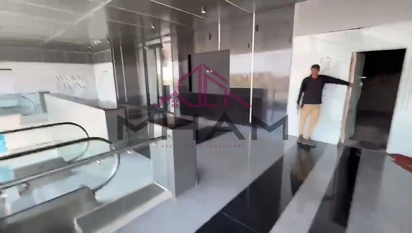 8 photo_5809981641068317736_y. jpg