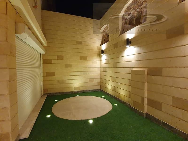 6 897c9a1c-19cf-495b-9deb-cf79253df5e7. jpeg