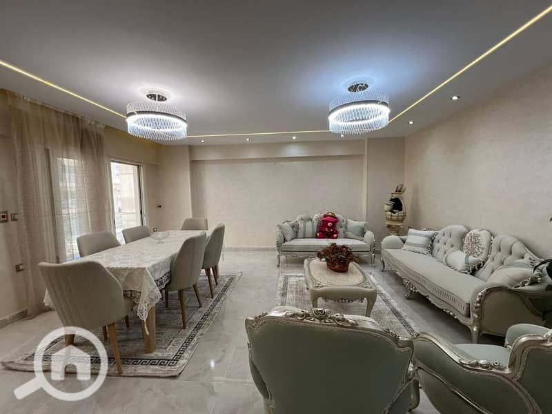 14 097316ac-9c4b-4920-b56b-ed361497370a. jpg