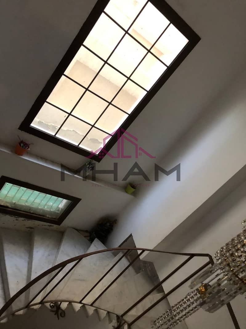 8 photo_5805636981000703384_y. jpg