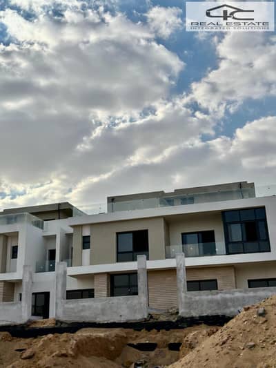 5 Bedroom Townhouse for Sale in New Cairo, Cairo - WhatsApp Image 2025-04-12 at 12.49. 17 PM. jpeg 5 Bedroom Townhouse for Sale in New Cairo, Cairo - WhatsApp Image 2025-04-12 at 12.49. 17 PM. jpeg