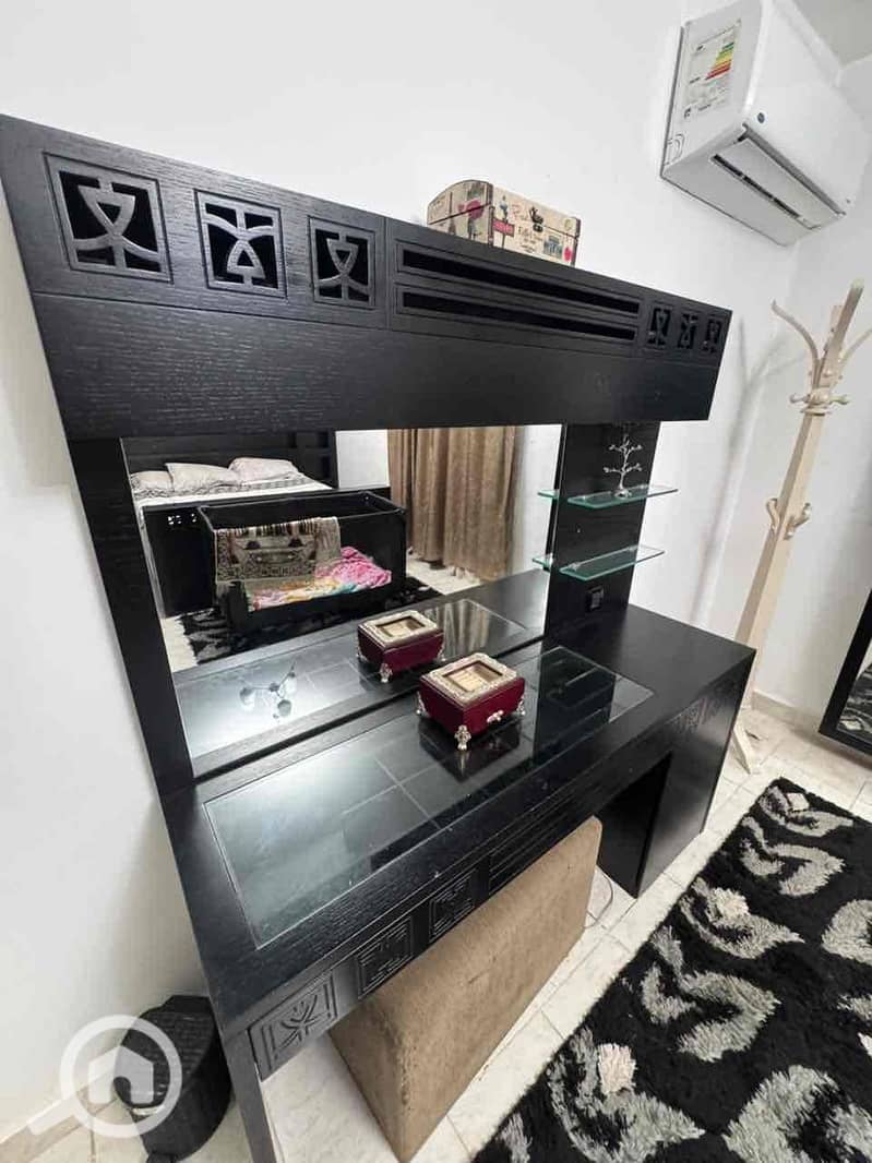 10 7e1677fc-7f8c-4ae9-ba7d-b0971cd23b76. jpg