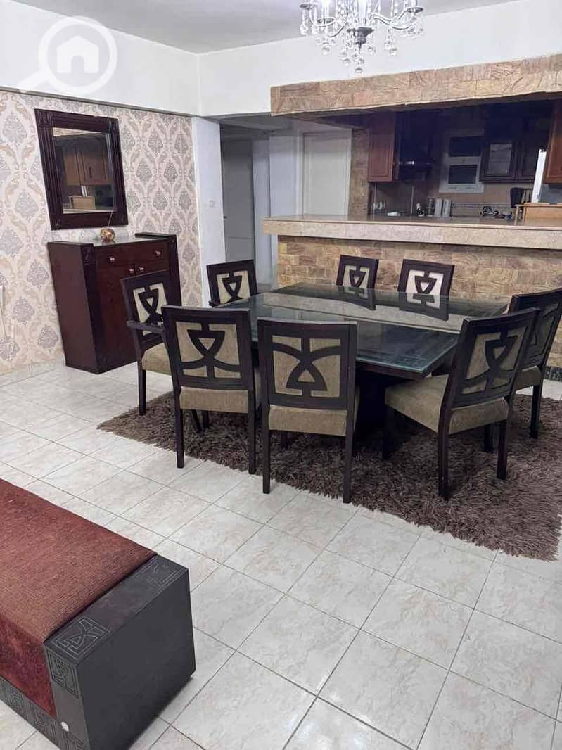 15 607f8077-59d4-4270-915a-d84b2cd27dfb. jpg