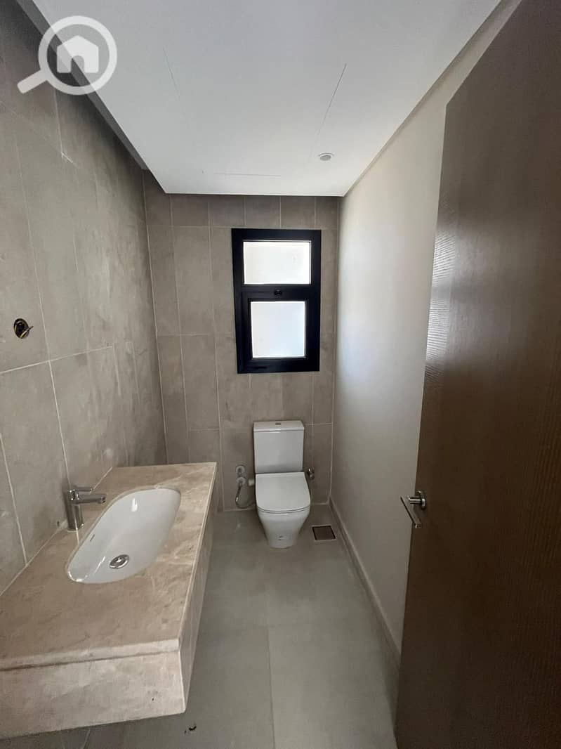 25 WhatsApp Image 2025-05-19 at 14.18. 44_13e44513. jpg