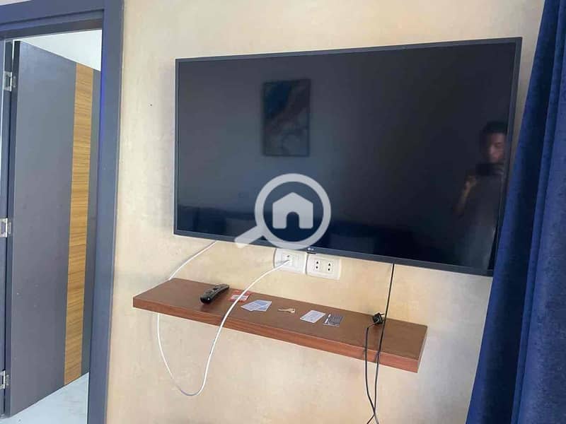 11 8245d221-1ccc-4cf5-978f-e7f4af0a7ec5. jpg