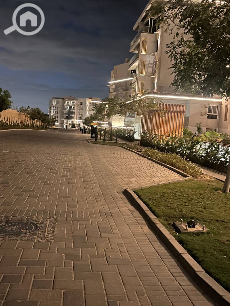 3 4100dcb5-2393-41e6-8d88-034f4c493d96. jpg