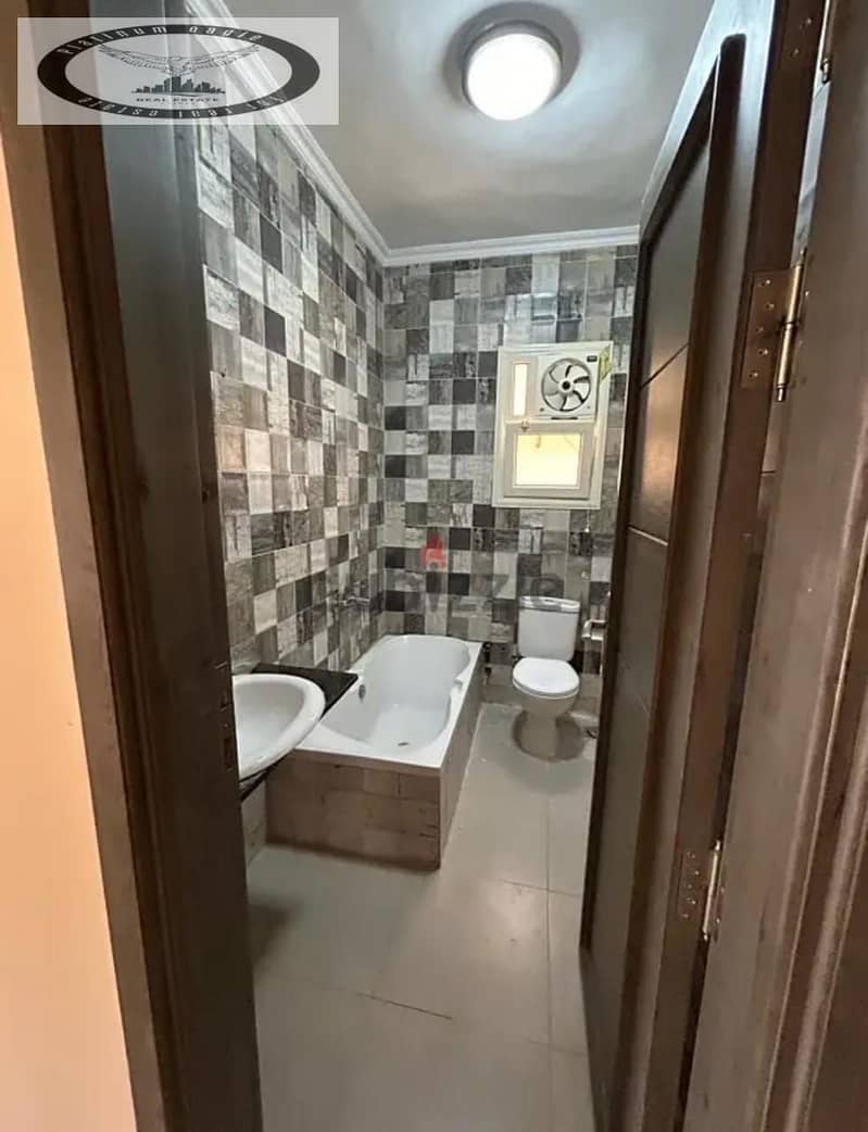 9 ca201ce1-a86f-4794-8617-33552ed4e058. jpg