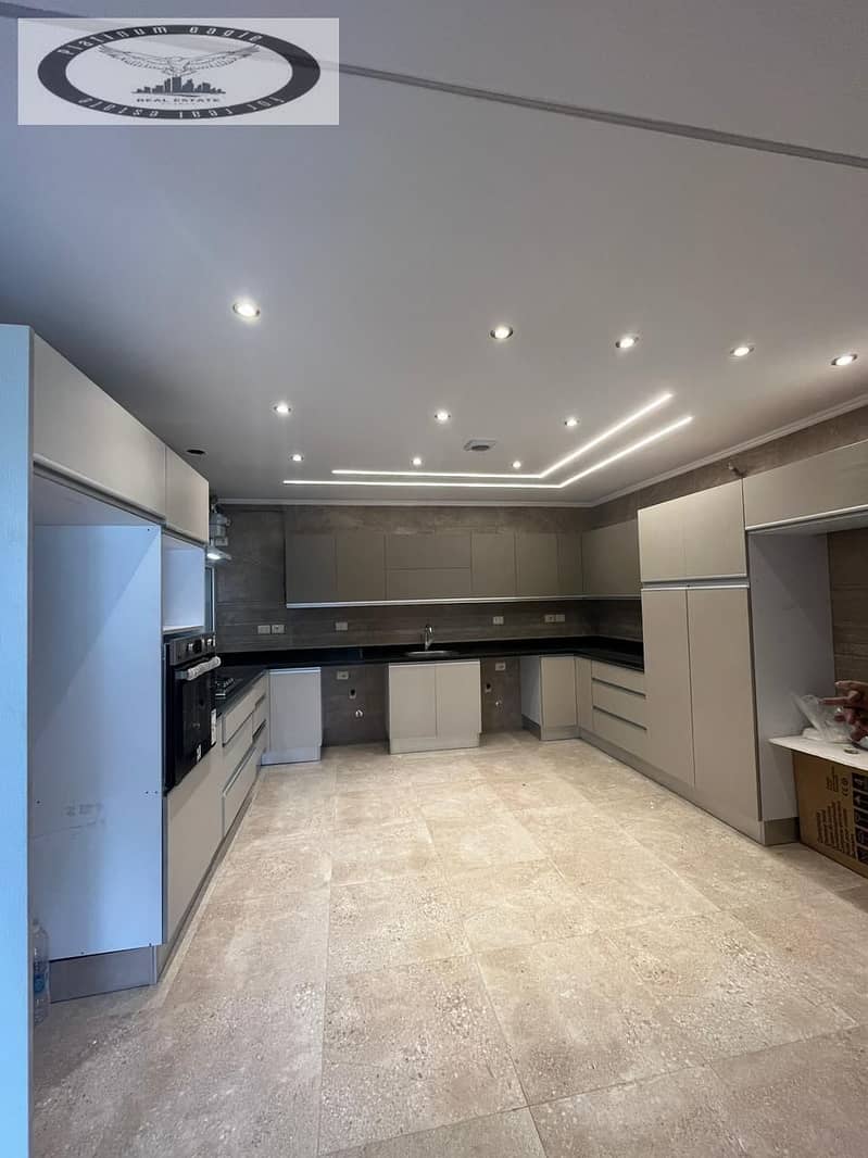 14 41d93c0c-b0e8-453e-84a2-2d972805cc5e. jpg