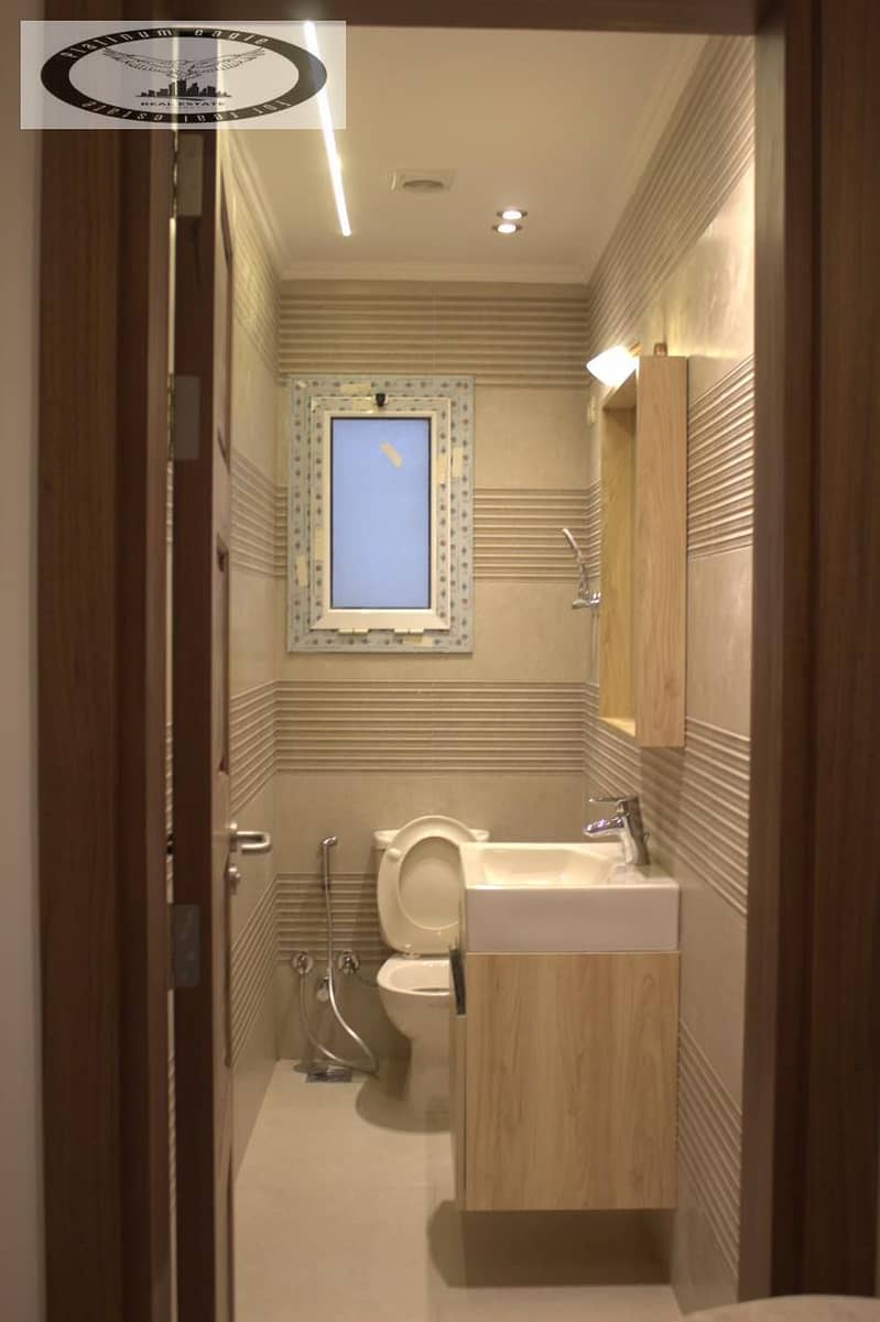 20 335e8b8c-1377-42eb-a3be-e3e7cb93b84b. jpg