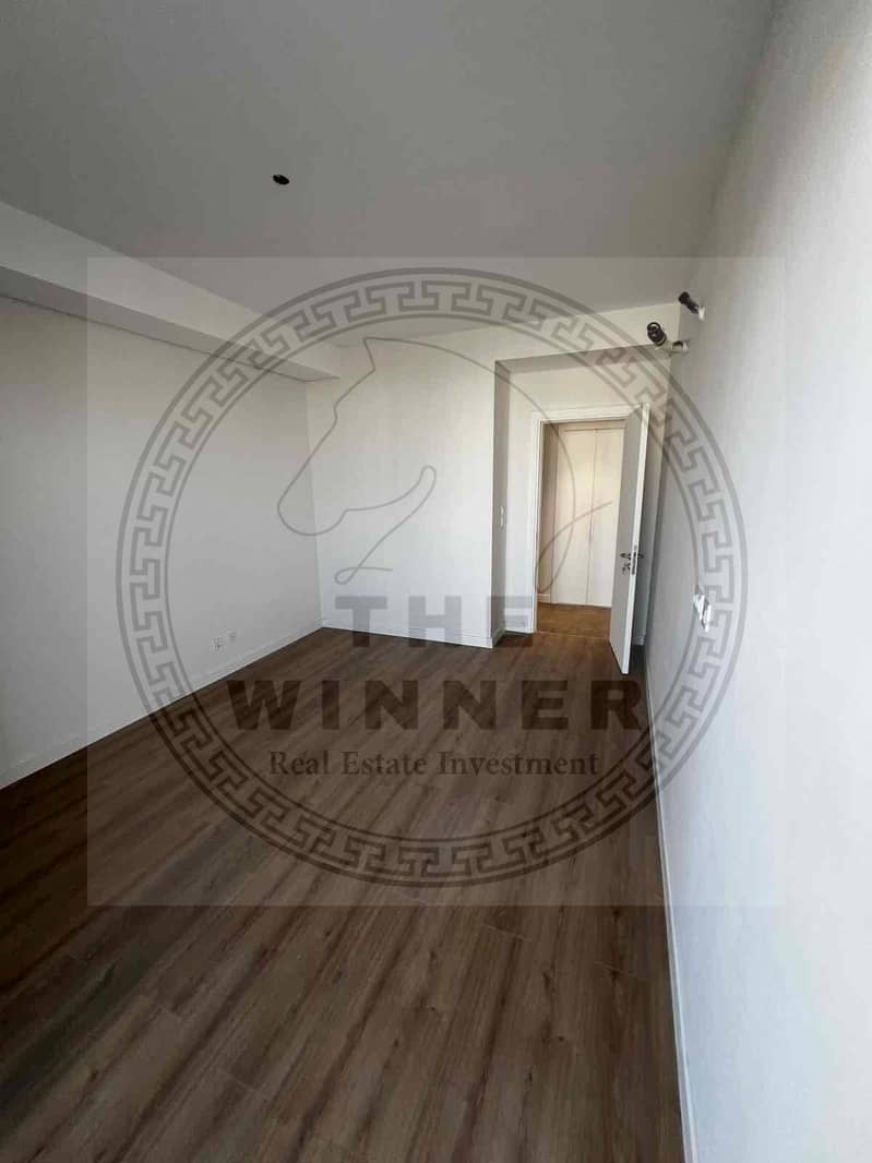 3 9812e878-6993-40d4-a441-de24ed499305. jpg